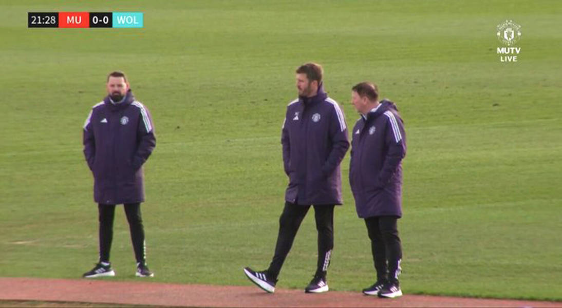 英超对手丢分曼联有望保四冲三！卡里克誓要破密集，期待埃弗顿挑战